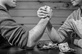 Jak rozwiązać spór z bankiem